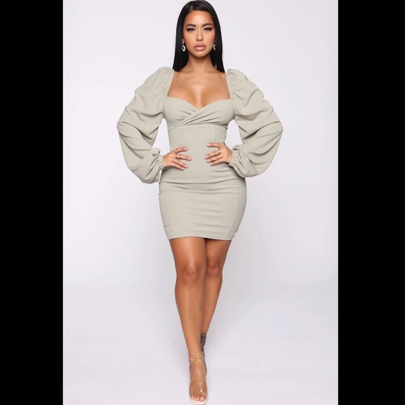 Green Dress - Picture 2 of 4